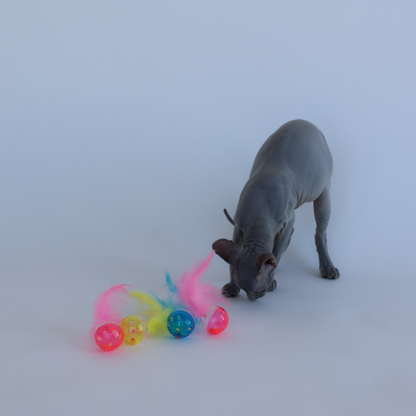 Fluffík - barevný míček s pírkem pro kočky